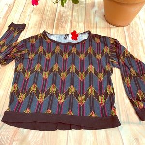 Divided medium weight sweater geometric chevron M
